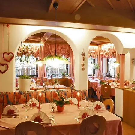 Hotel Schönbrunn 3*